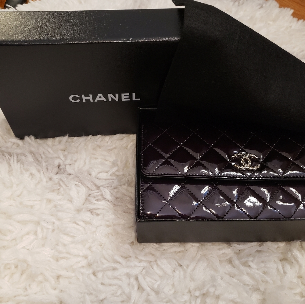 Chanel Patent Leather Black Large Clutch Wallet